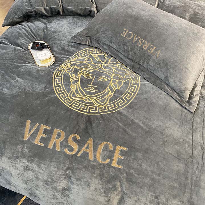 Versace 暖かい