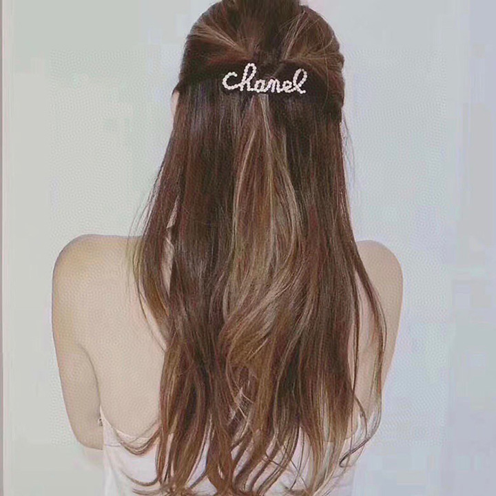 アクセサリー 字母 売れ筋 珍珠 Chanel ヘアアクセサリー ラグジュアリー 送料無料 ヘッドバンドシャネル 綺麗 ロゴ付き ハイブランド