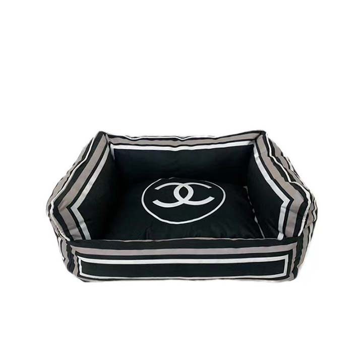 Chanel 犬用品