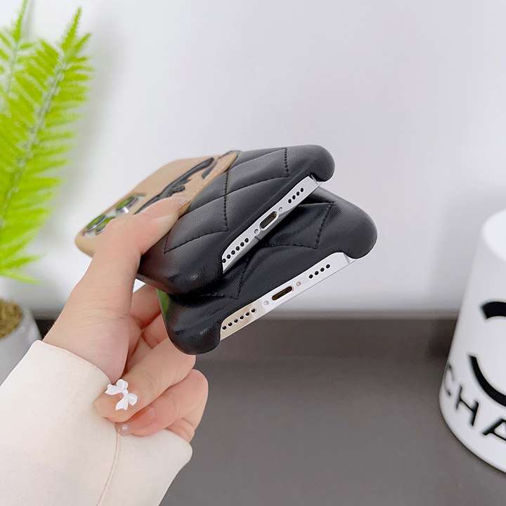大人気 iphone15 シャネルスマホケース
