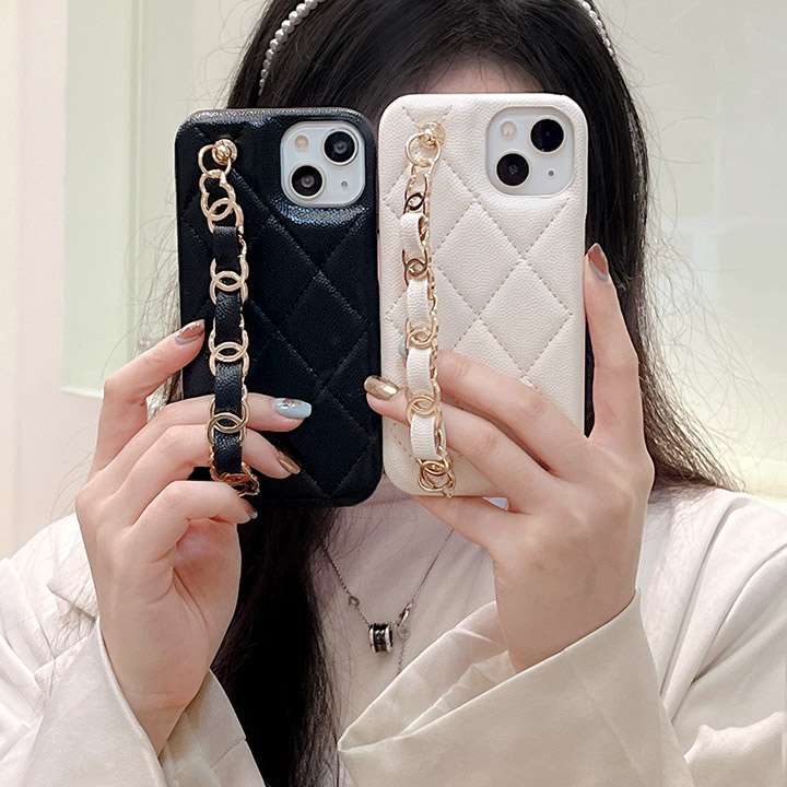 chanel iphone16 pro maxスマホケース 若い女性