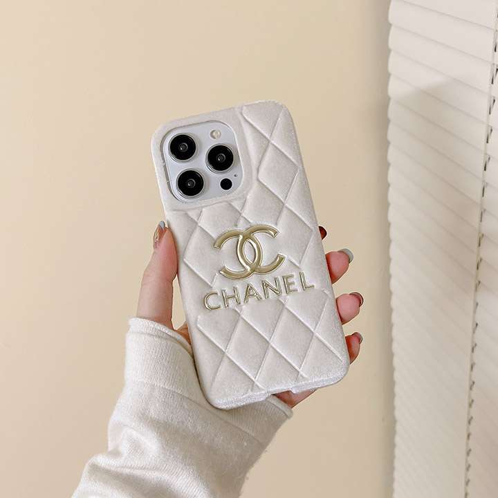 iPhone 14plus ケース もふもふ chanel