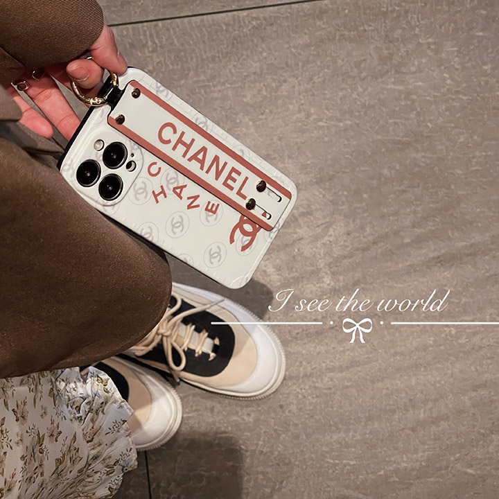 chanel iphone16 proケース 持ち手ベルト