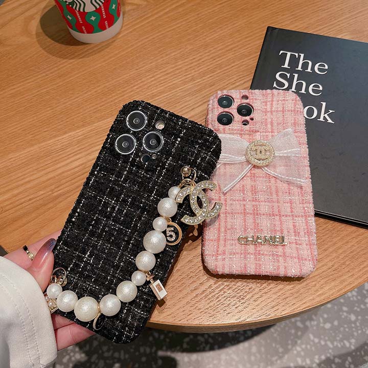 Chanel チェーン付き iPhone 14plusケース