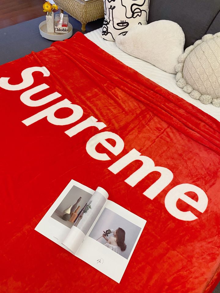 Supreme ソファブランケット ブランド