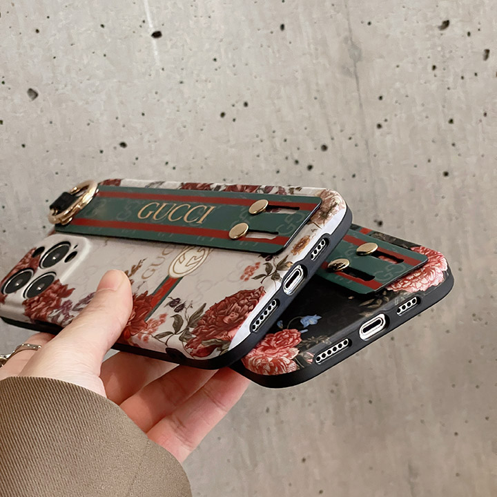 gucci iphone15 plusスマホケースバンド