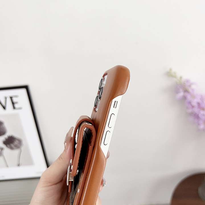 ブランド フェンディ fendi アイフォン 15 pro 携帯ケース