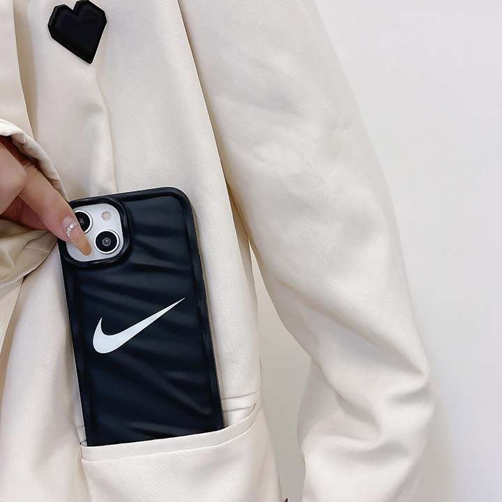 アイフォン 14pro max 高校生 nike ナイキ