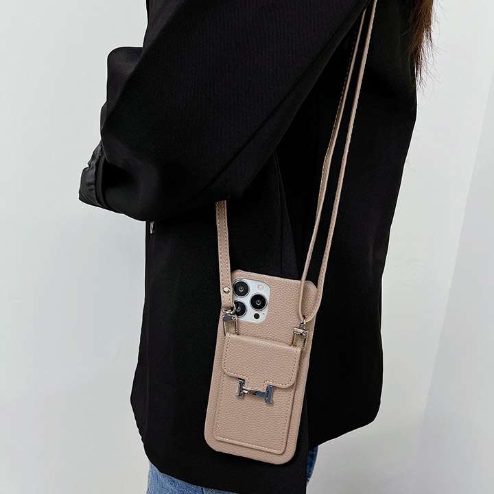 hermes iphone16 proケース 手ぶら女子