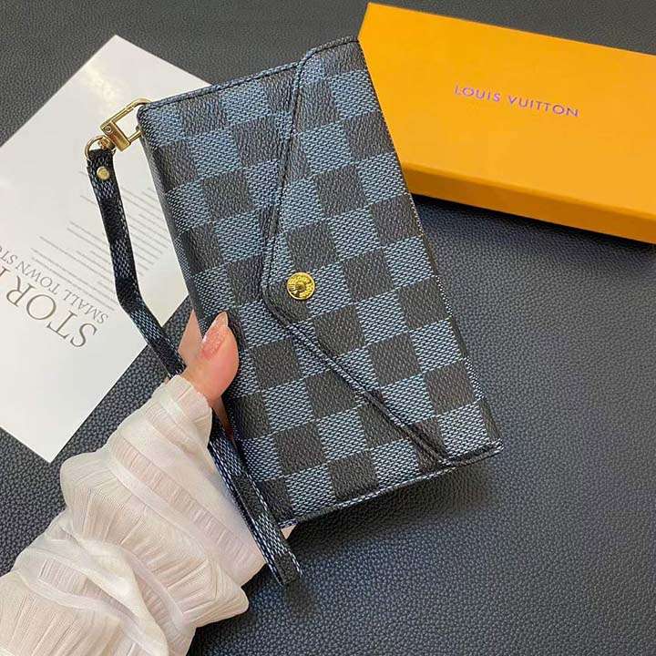 gucci iphone16 proカバー 手帳型