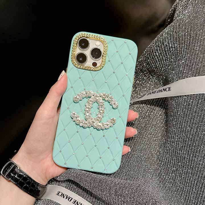 chanel iphone15ケースラインストーン付き