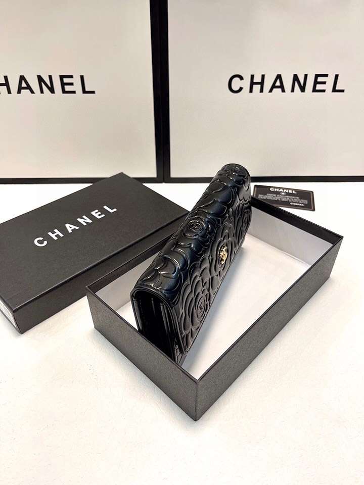 chanelボタン式 長財布