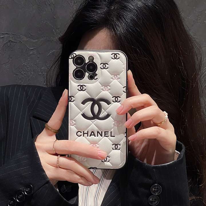 chanel 流行り iphone15 pro 携帯ケース