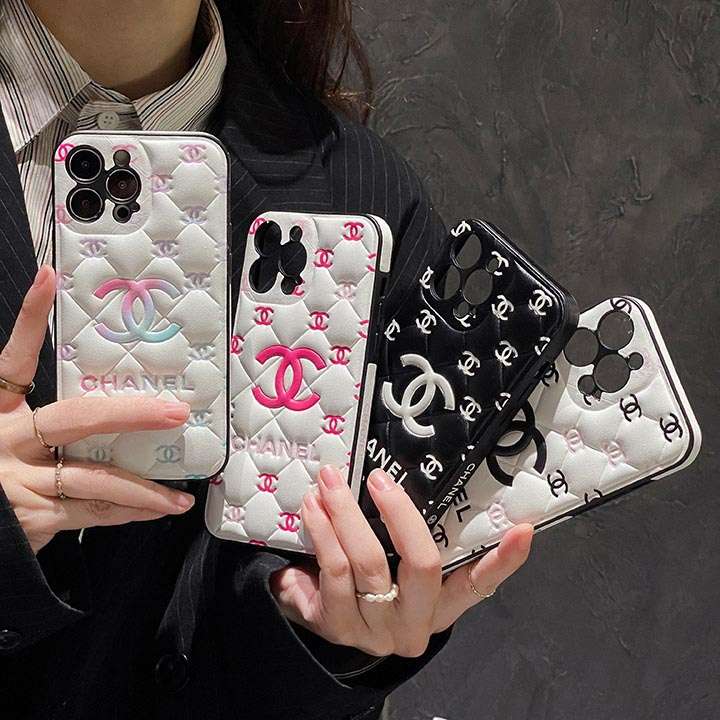 chanel iphone15ケース型押し