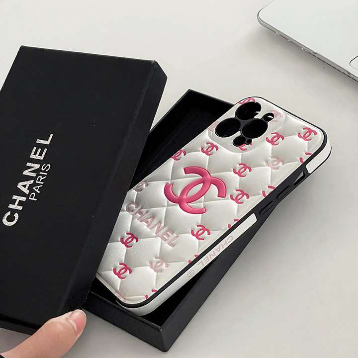 chanel 流行り iphone15 pro 携帯ケース