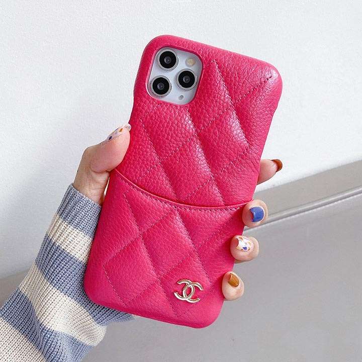 シャネル iphone16 pro maxケース 女性愛用