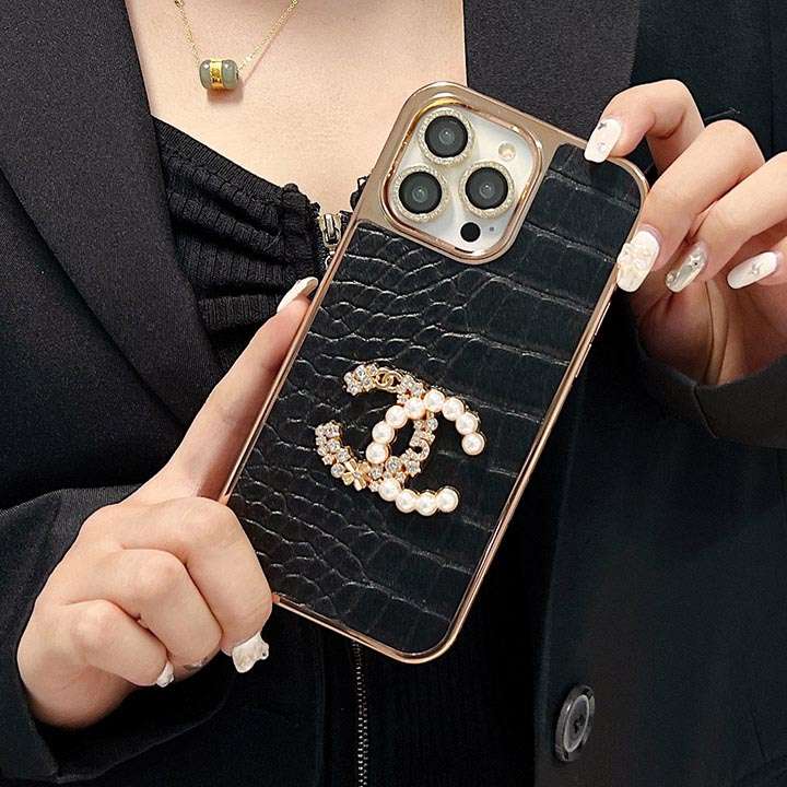 chanel iphone15 pro maxケースワニ柄