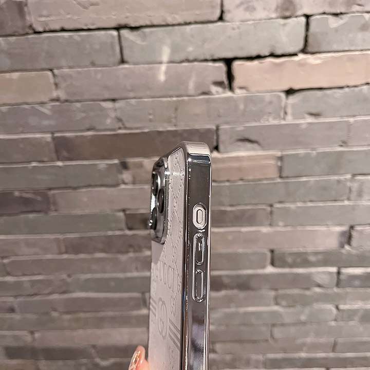 gucci iphone15ケースレデイース