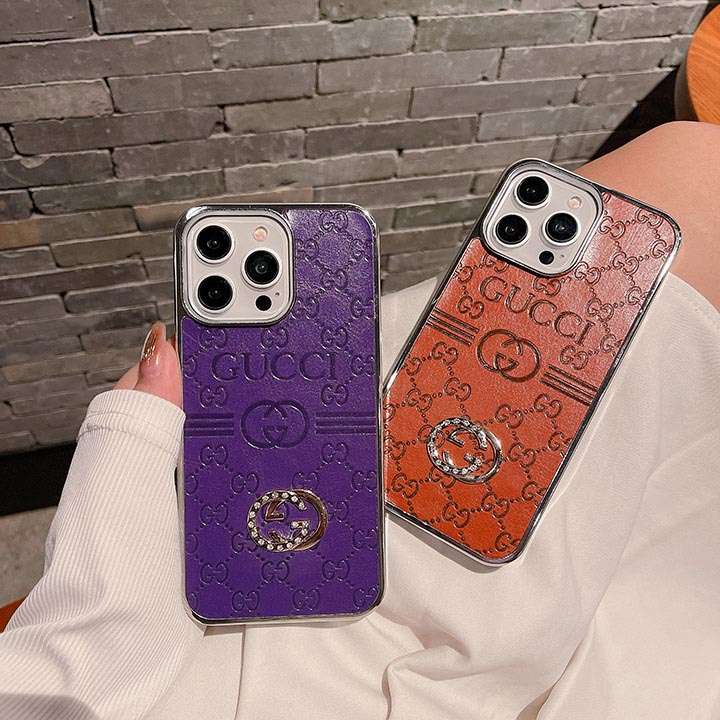 gucci iphone15 proケースラインストーン付き