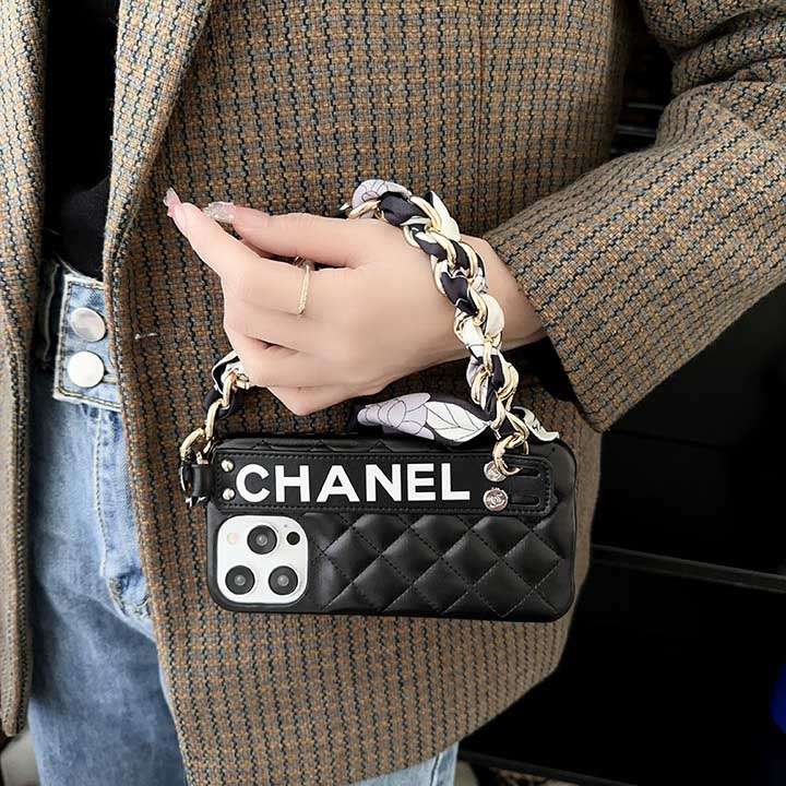 chanel iphone15 proケースチェーン付き