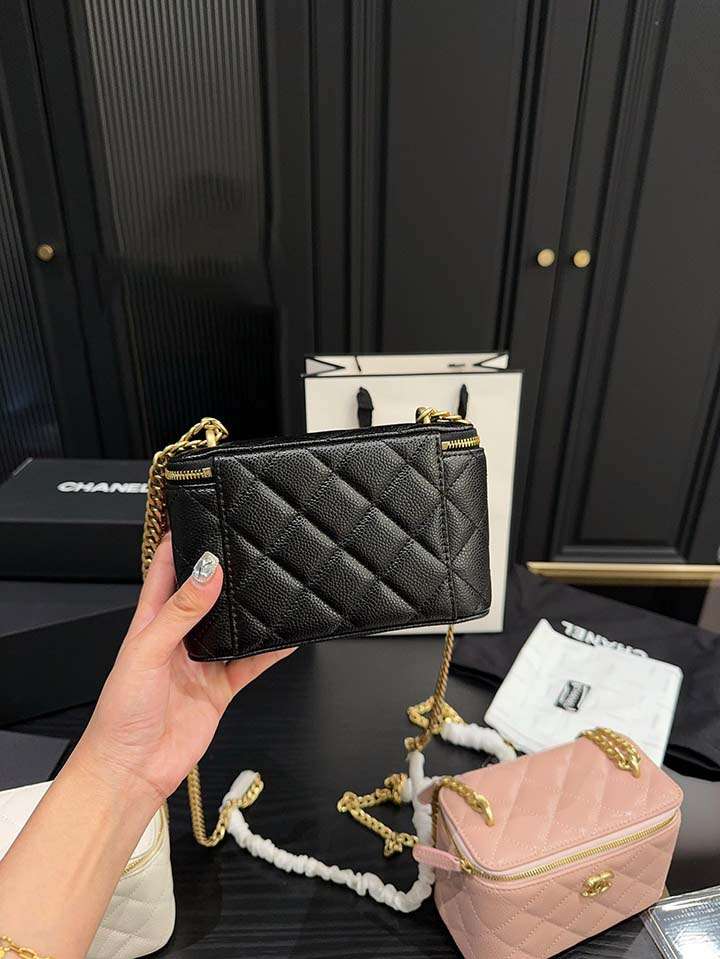 Chanel 流行りショルダーバッグ