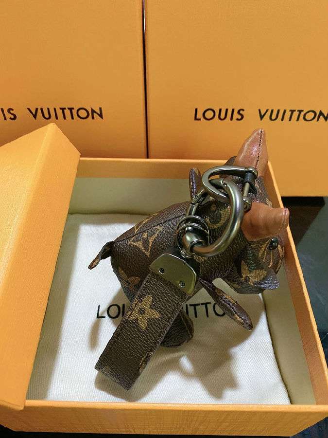 LV バッグチャーム