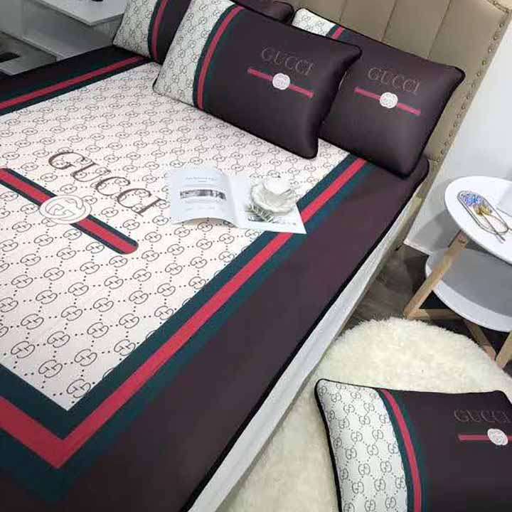 Gucci ひんやり敷きパッド