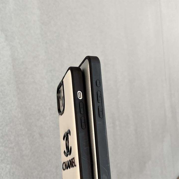 シャネルiphone15 pro 柔軟カバー