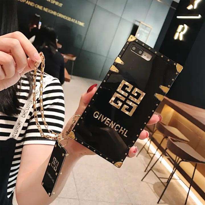 givenchy iphone15ケース 派手カワ