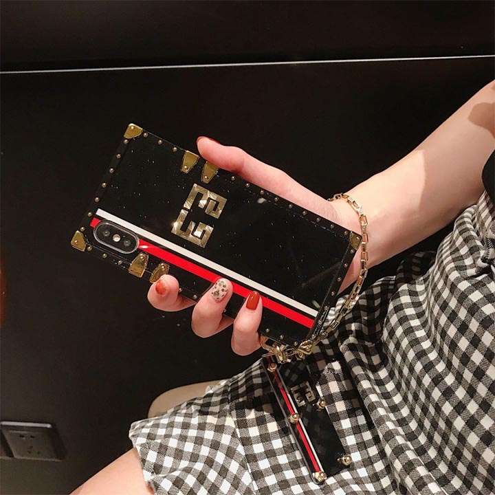 givenchy iphone15ケース 派手カワ