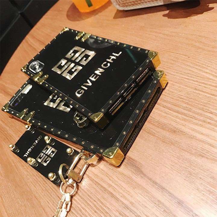 givenchy iphone15 plusケース ンダント付き