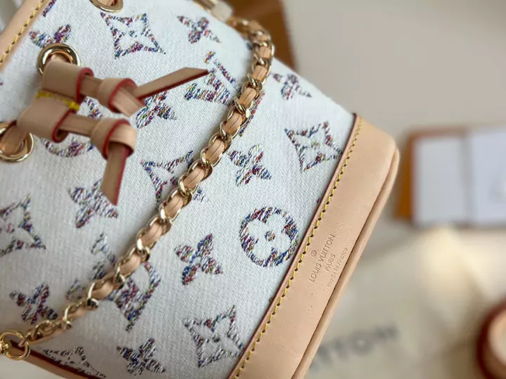 LV バック へんしょくレザー