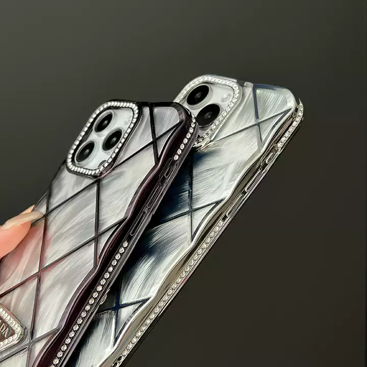 prada レンズ iphone16カバー