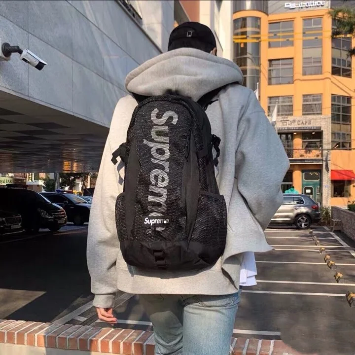 Supreme リュック 高校生