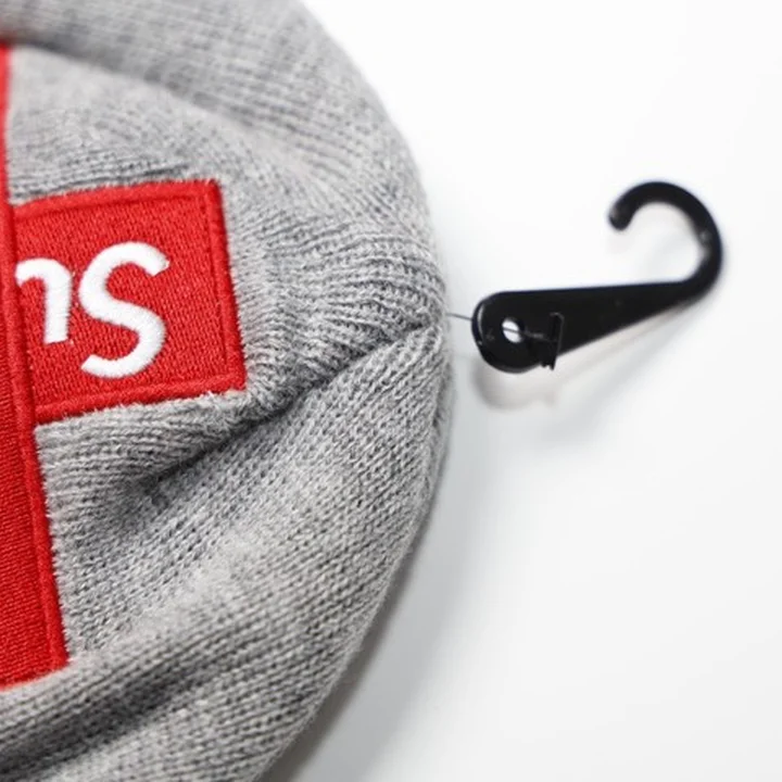 Supremeロゴ付き