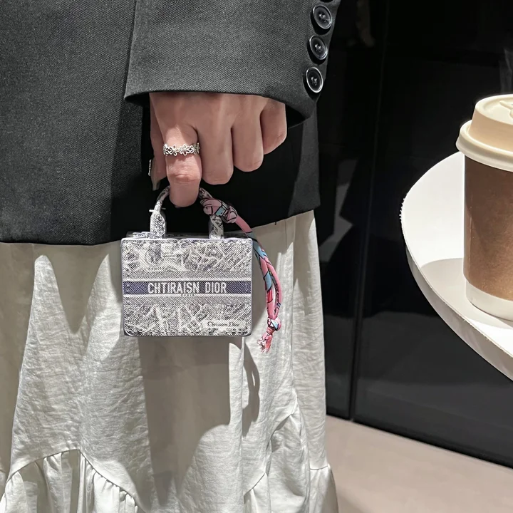 ディオール airpods4 レザー レデイース