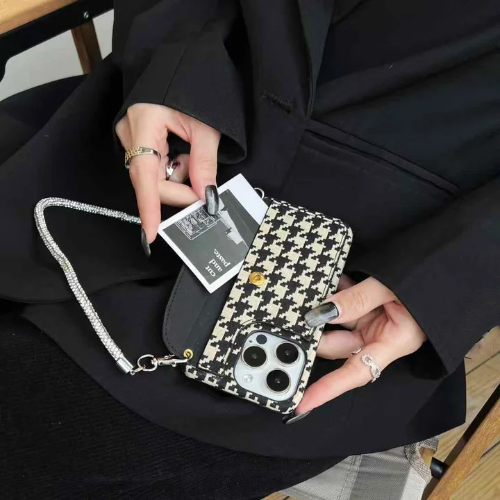 prada iphone16 proケース 手提げ ストラップ付き