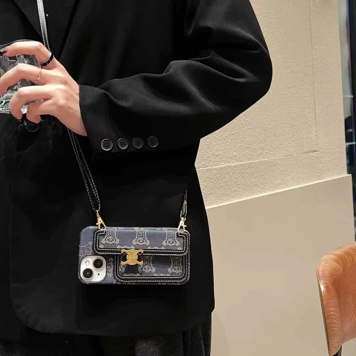 セリーヌアイフォン16plusケース 斜めがけ