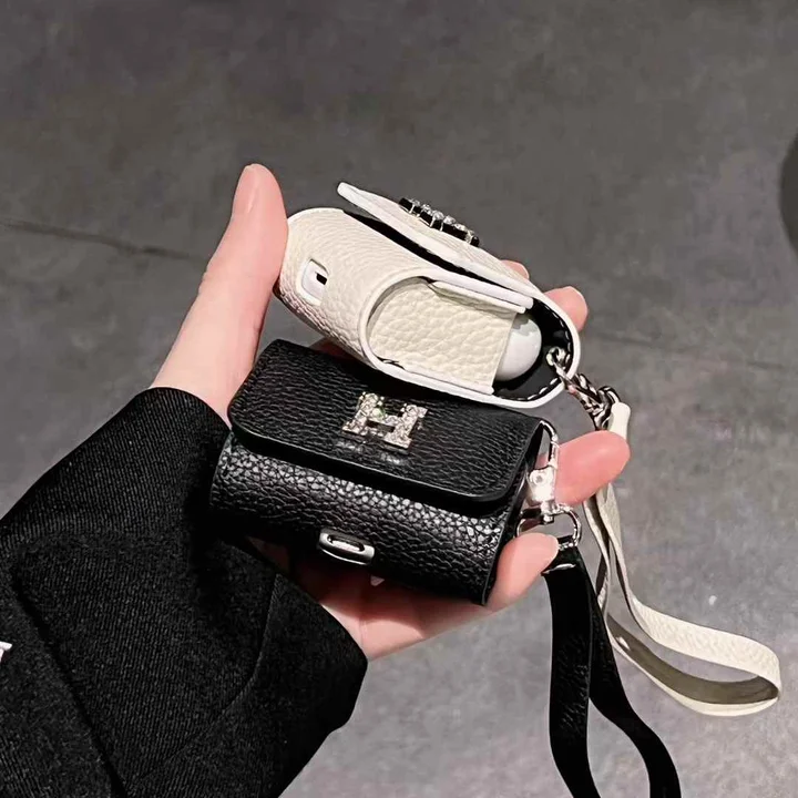 HERMES airpods 4ケースラインストーン付き