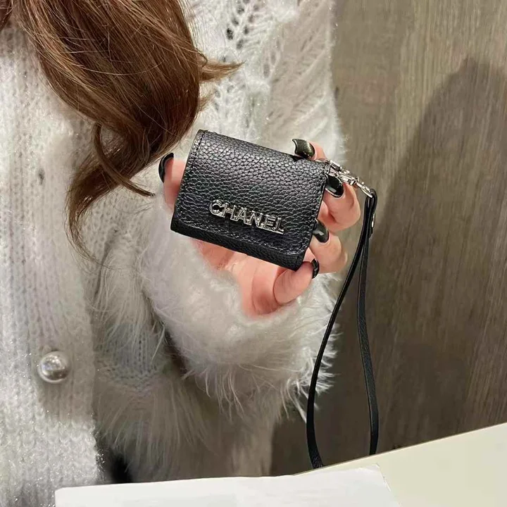 シャネルairpods 4ケースカラビナ付き