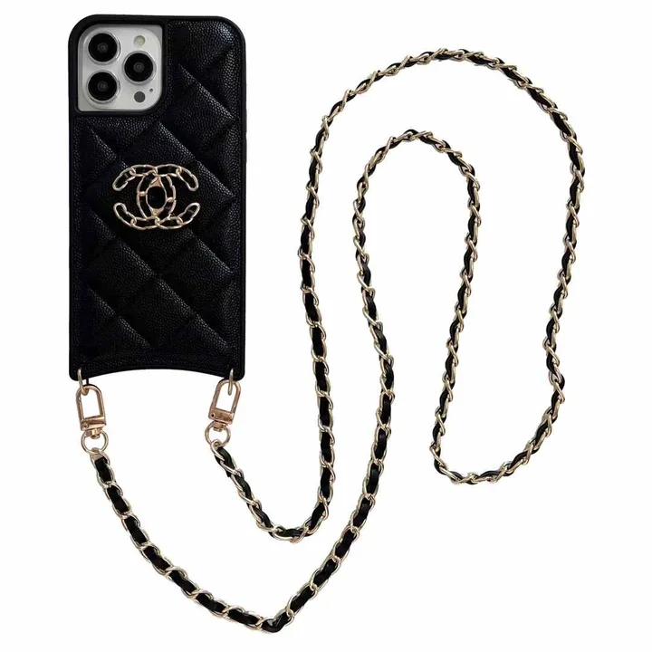 若い女性 chanel iphone16ケース 斜めがけ