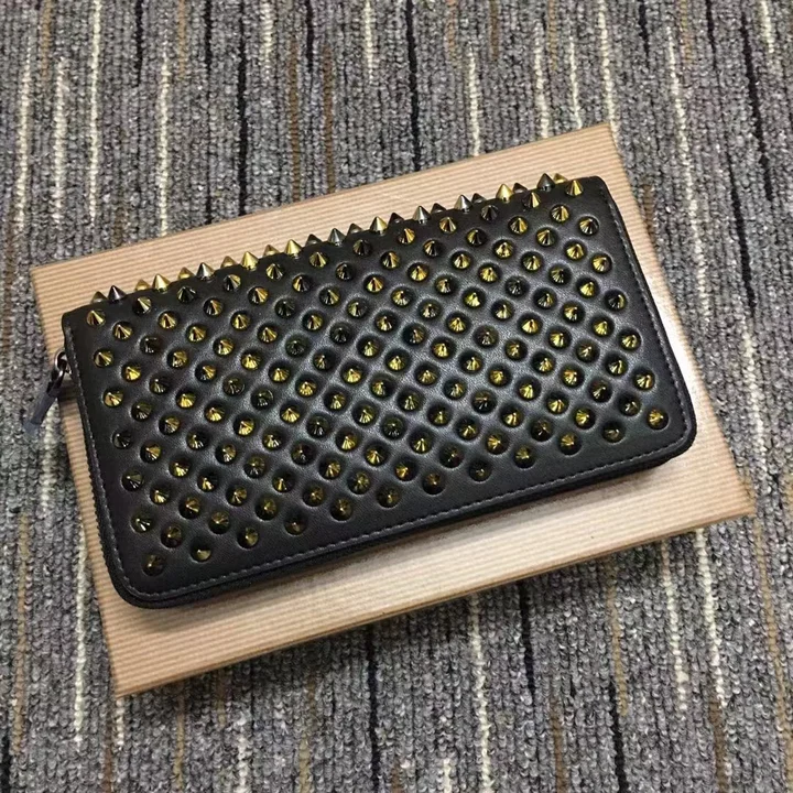 Christian Louboutin ラウンドファスナーウォレット