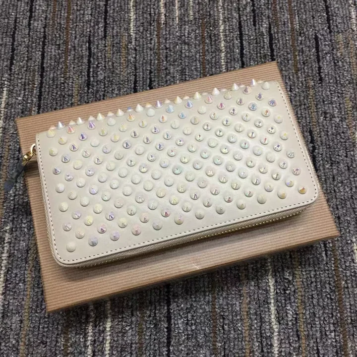 ルブタン 長財布
