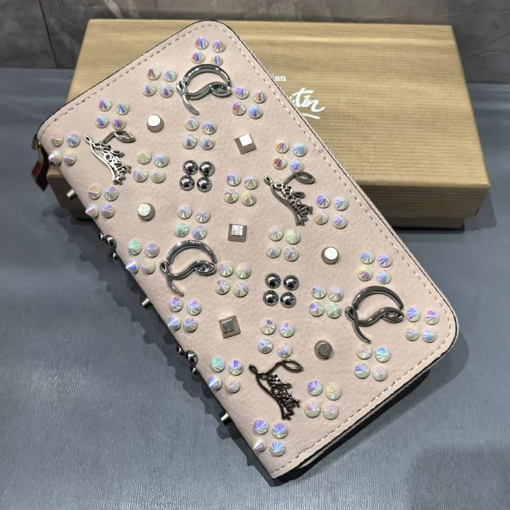 クリスチャン ルブタン 長財布