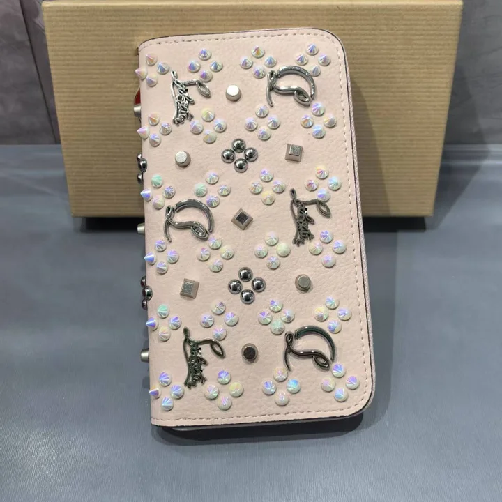 CHRISTIAN LOUBOUTIN 長財布レディース