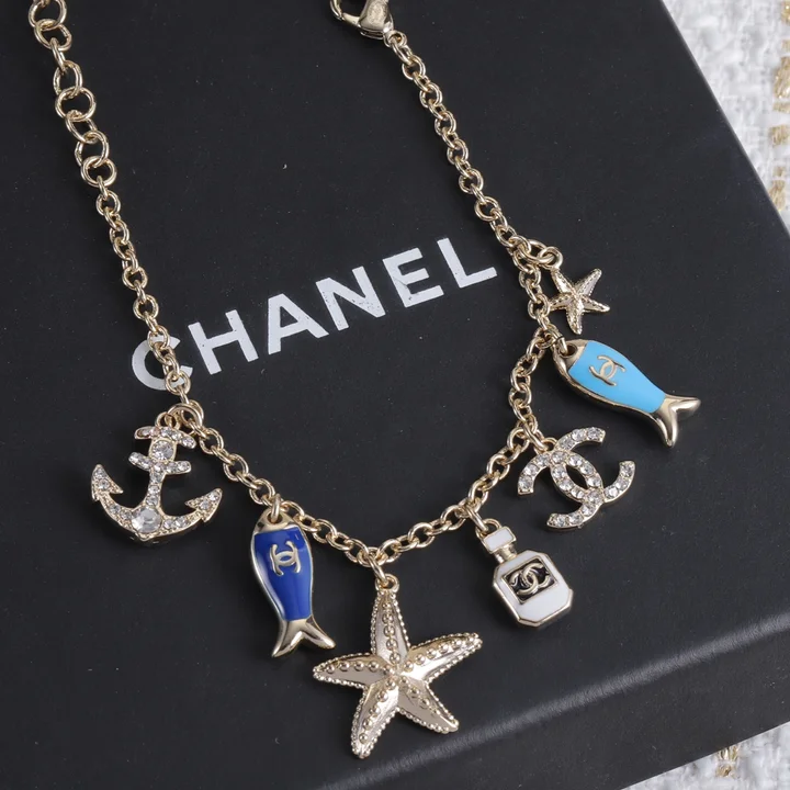 chanel ブレスレット 派手カワ