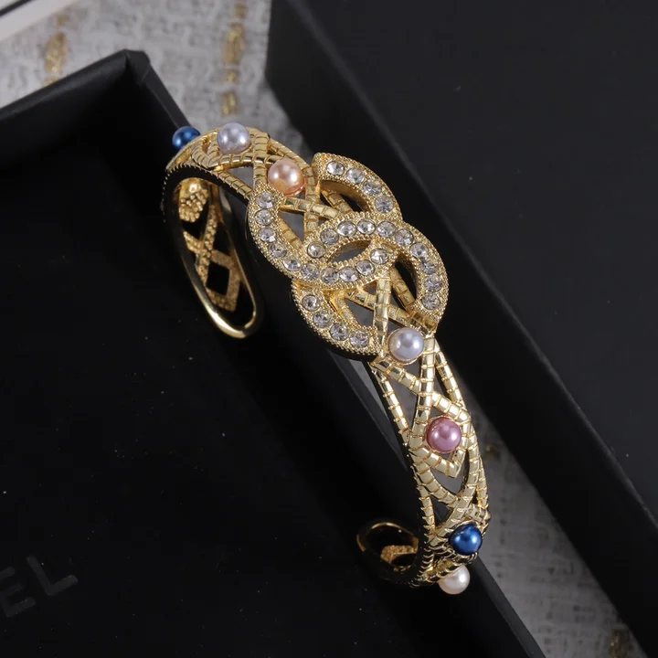 chanelバングル ゴールド