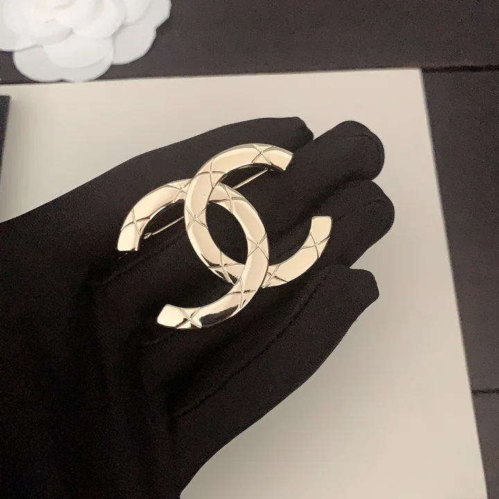 Chanelブローチ 人気