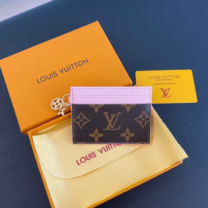 LV クレジットカード入れ