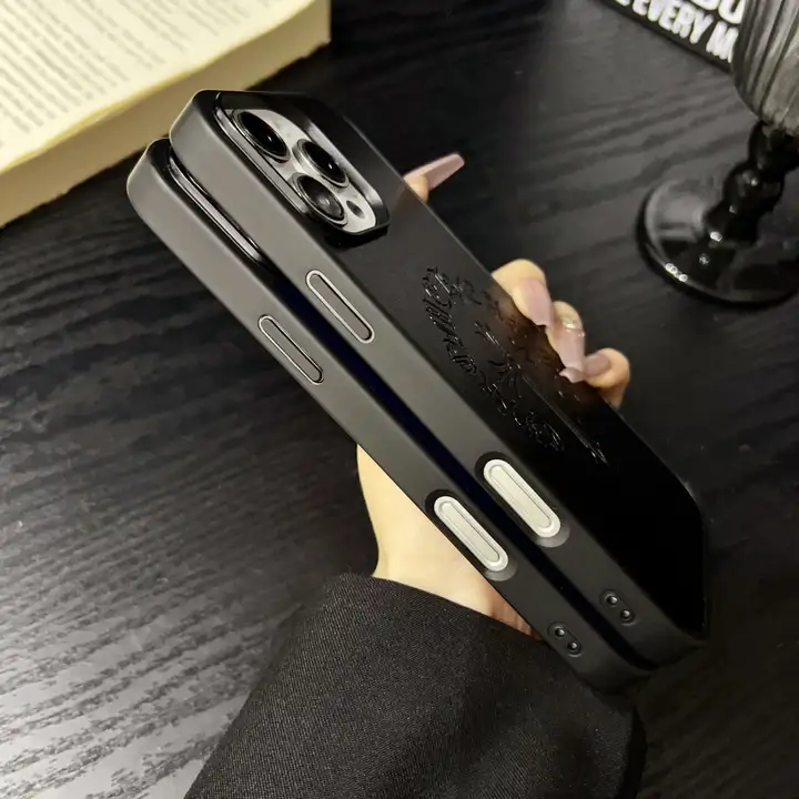 chrome hearts iphone16 pro maxケース ワイヤレス充電対応